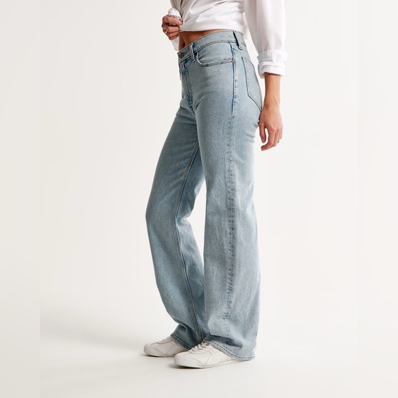 Abercrombie & Fitch The 90s Relaxed Jean High Rise 27 / 4 Light Wash Blue Denim - Picture 5 of 12